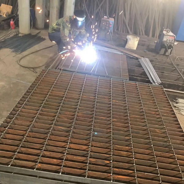 金屬踏步板jpg 金屬踏步板jpg