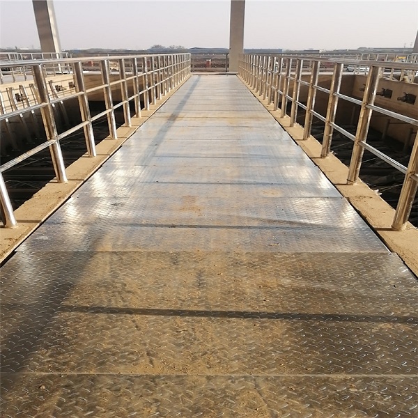 復(fù)合鋼格柵板.jpg 復(fù)合鋼格柵板.jpg